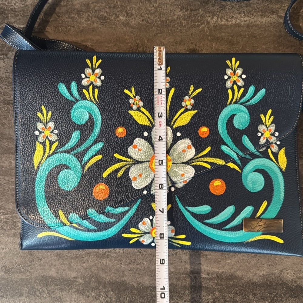 Fina Catrina Hand painted leather purse. - Picture 9 of 11